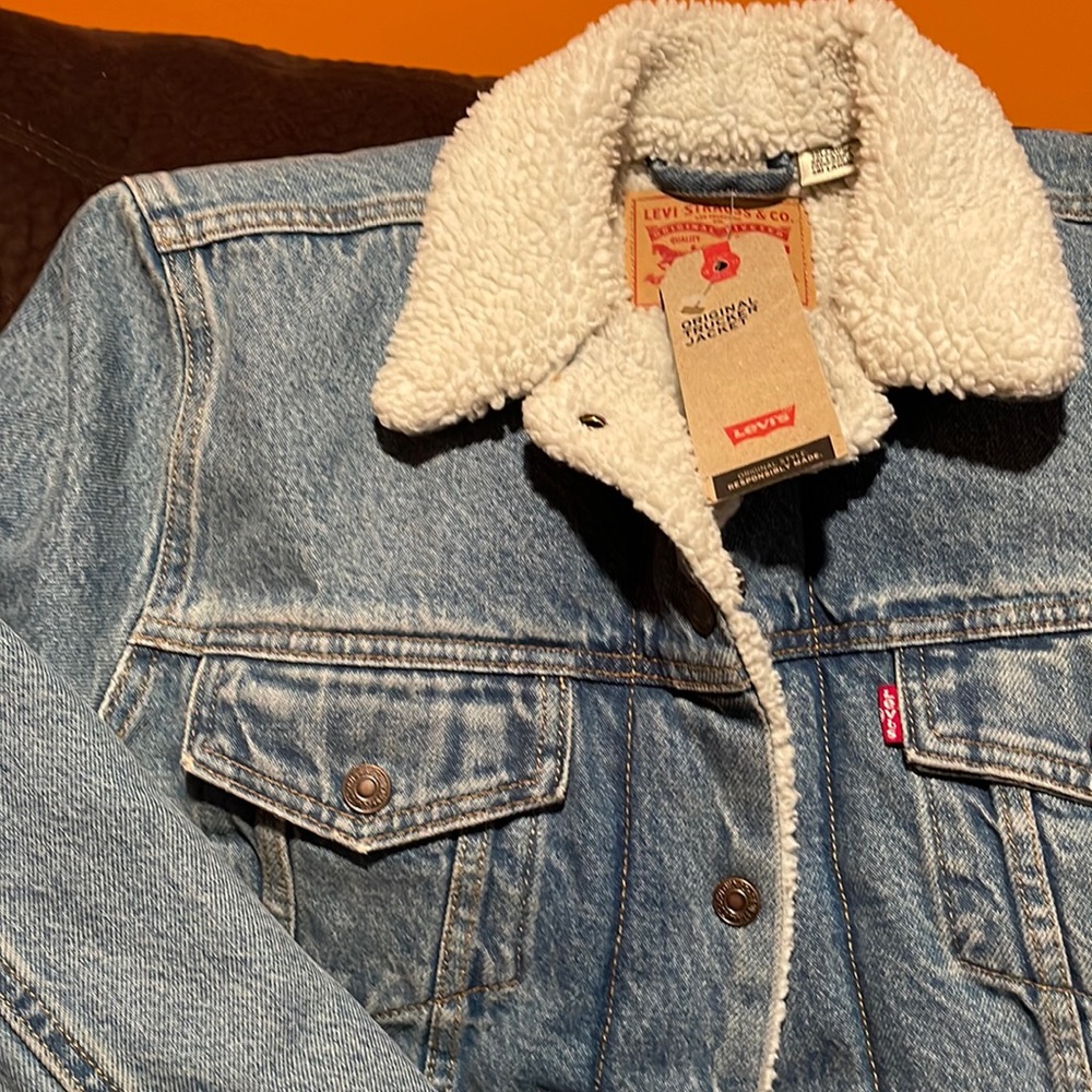 Levi’s Original Trucker Sherpa Lined Denim Jacket! Size XL NWT ticked price $98